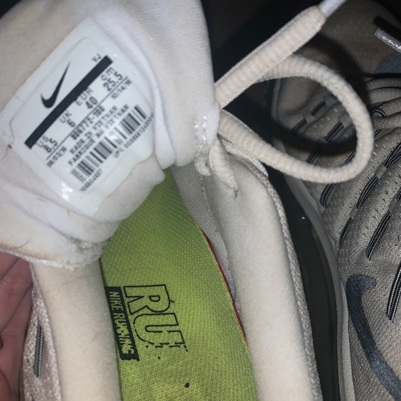 Nike shoes - Picture 7 of 7